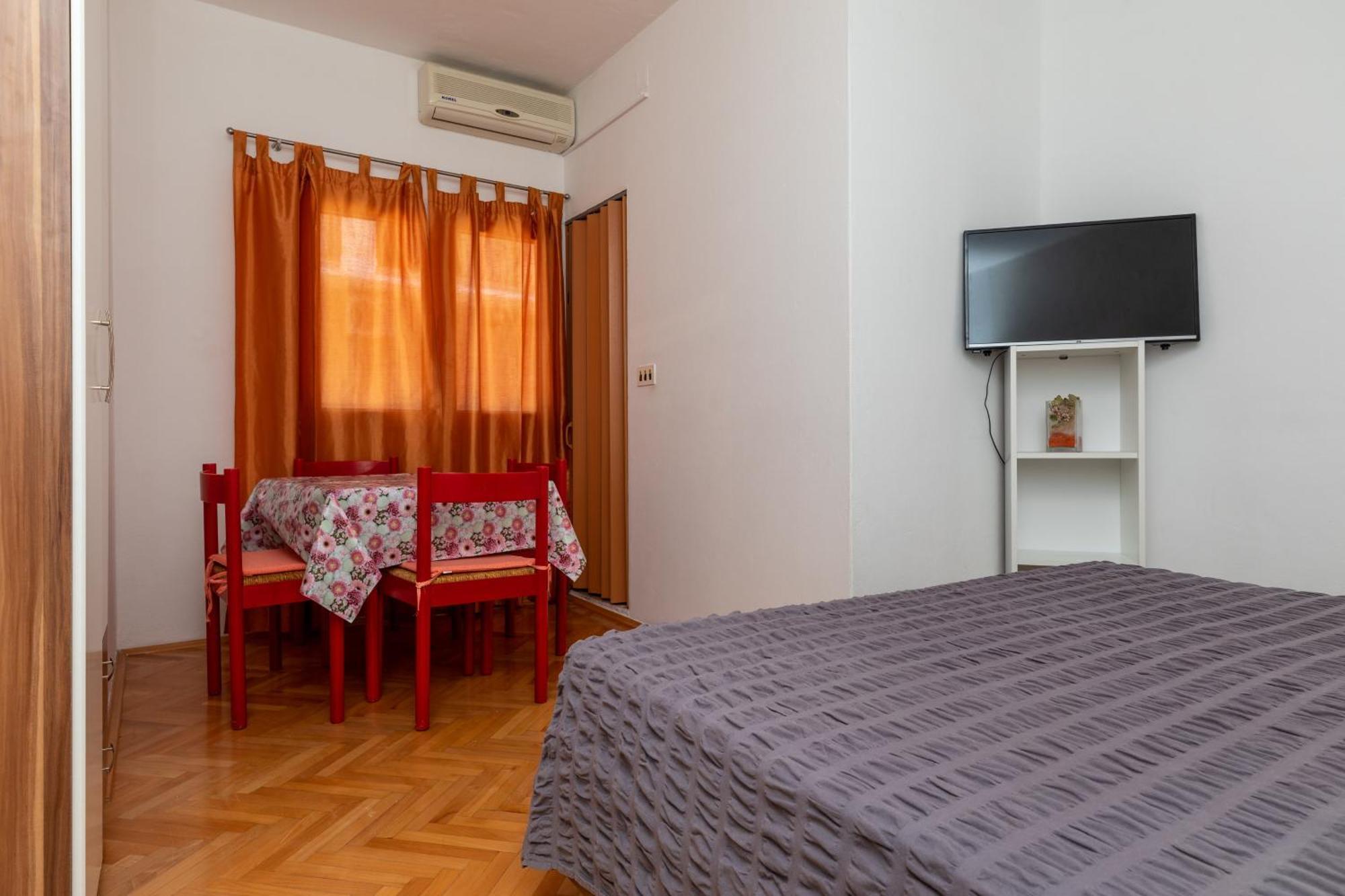 Apartments By The Sea Lokva Rogoznica, Omis - 18638 الغرفة الصورة